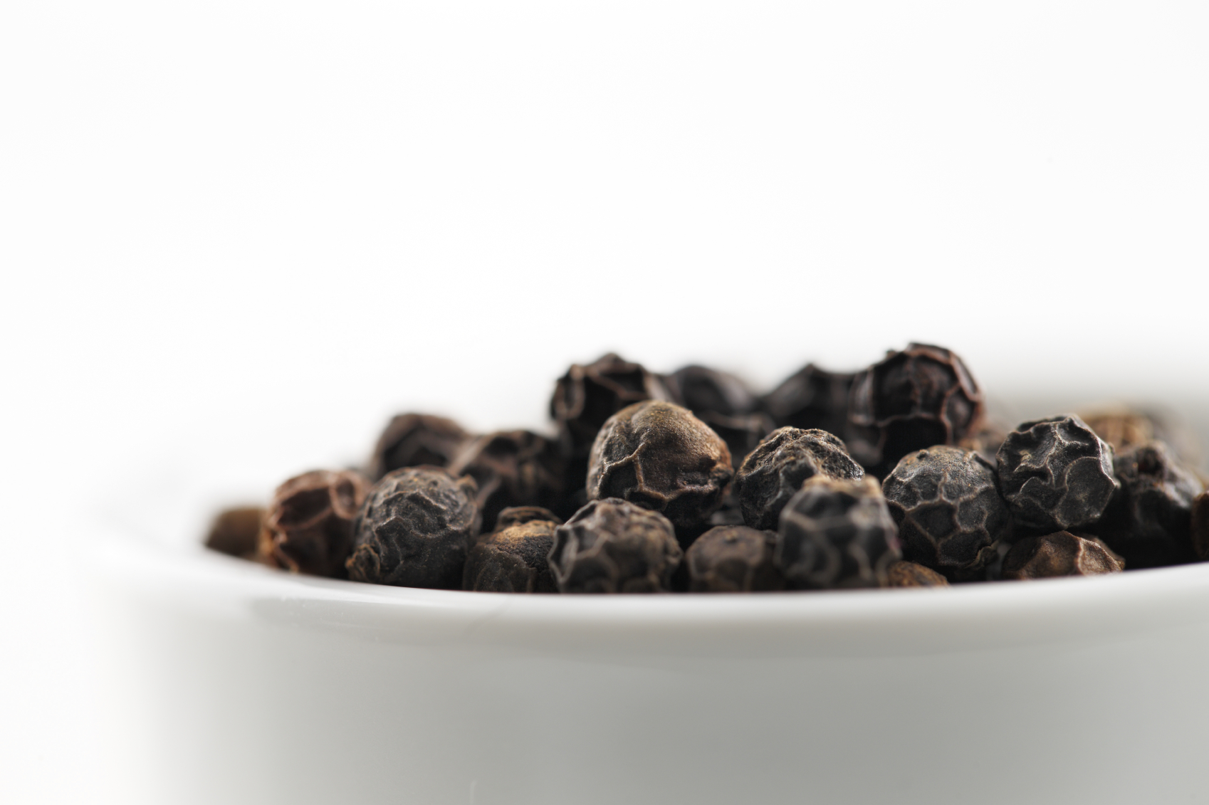 Here are 3 ways black pepper can help you shrink your belly—safely and naturally.