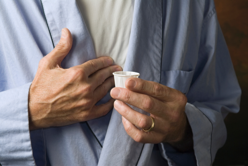 A scary new study finds that popular heartburn drugs could be linked to Alzheimer’s. Here’s a better way to stop acid reflux.